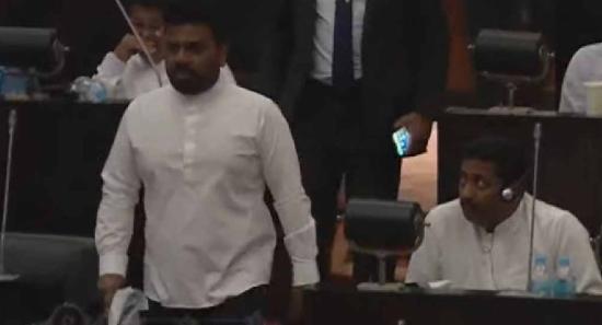 ජනපති පාර්ලිමේන්තුව අමතා සිදු කරන කතාව